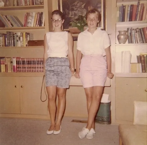 Barbara-Falconer-Karel-McCurry-1950s-Photo-by-DG-Falconer (580x574) Two teenager girls in Bermuda shorts, 1950s. Photo by DG Falconer