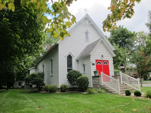 St. James Episcopa Church, Pentwater, Michigan. Photo by Barbara Newhall