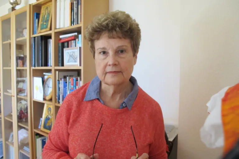 Author Barbara Falconer Newhall after cataract surgery and IOL in right eye. Photo by Barbara Newhall