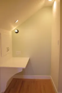 brand-new-place-residential-desk-niche