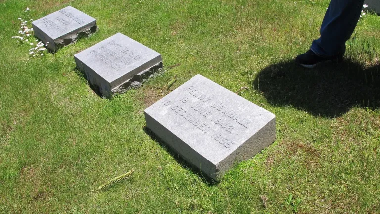 How to grieve a daughter who dies young? penny-newhall-gravestone