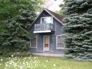Tiny chalet on Lake Michigan. Photo by BF Newhall